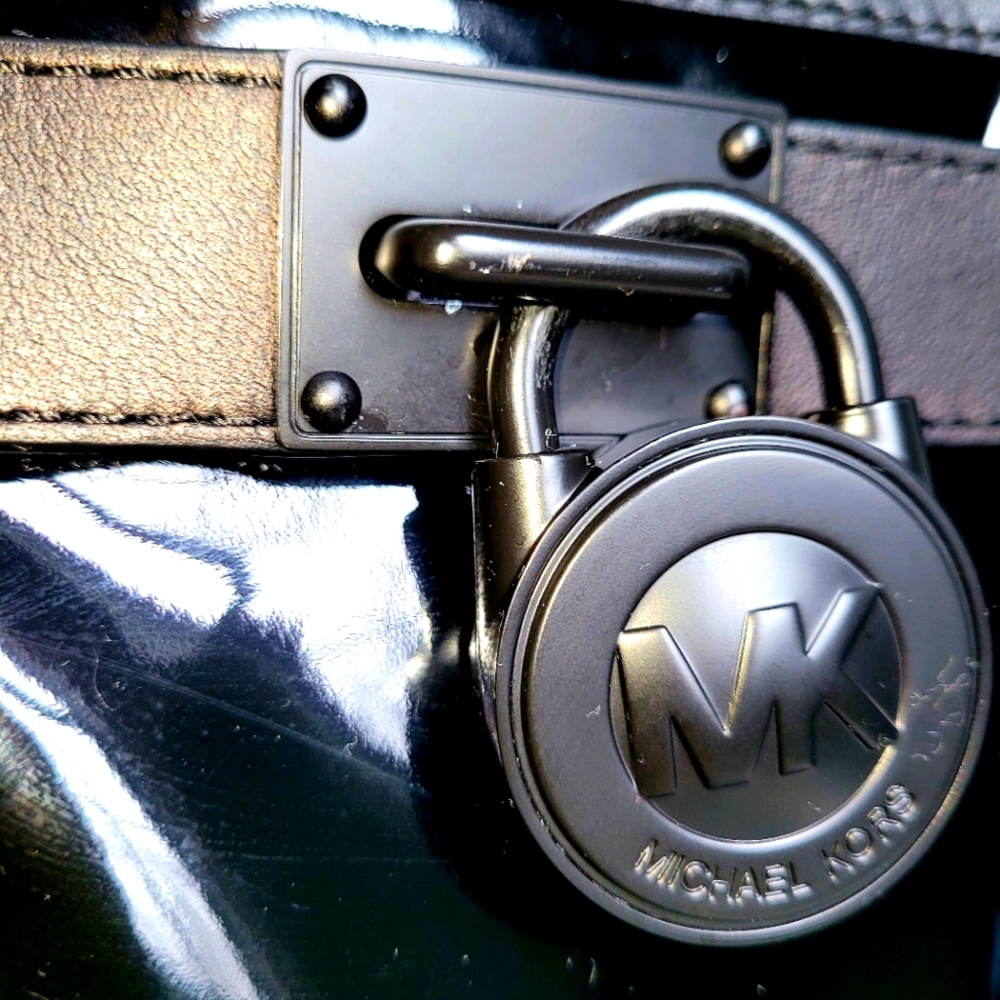๐๐ฏ -Michael Kors-Hamilton-Black on Black-Patent Matte Lock ๐ Satchel bag - Picture 11 of 12